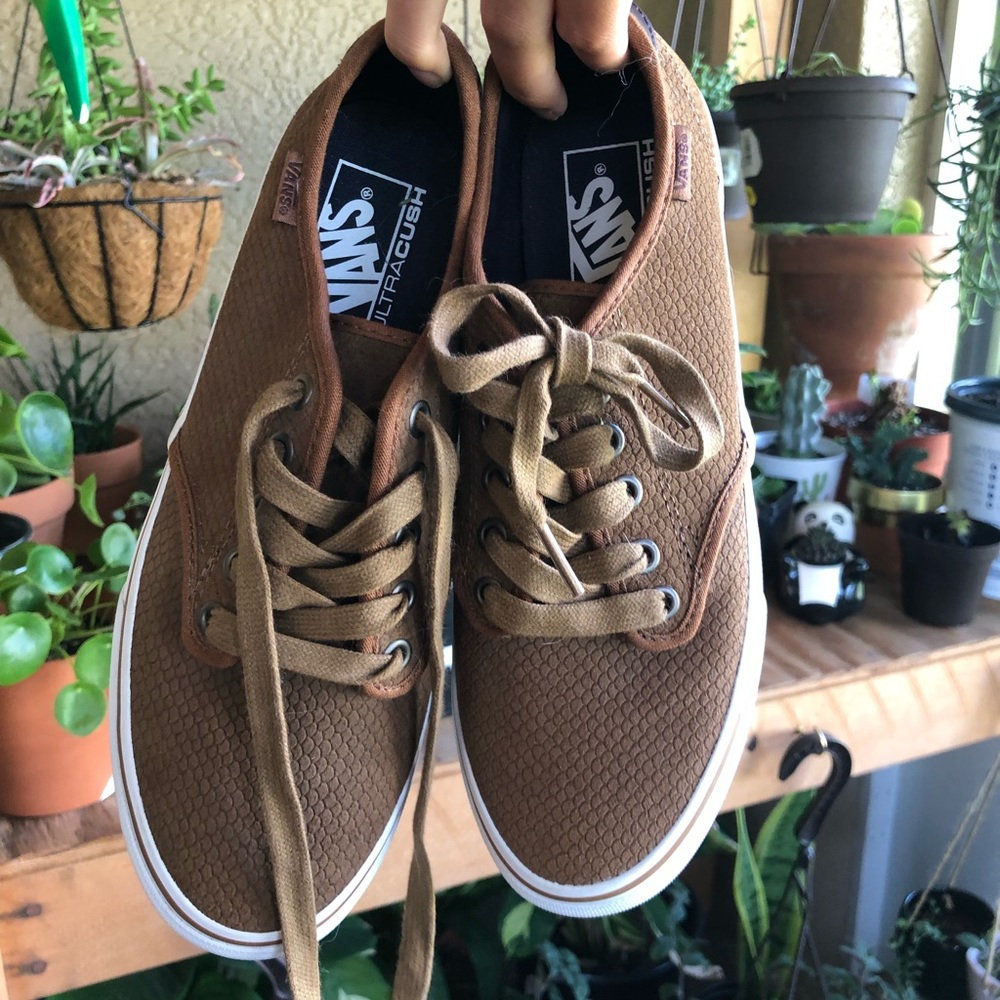 BROWN TEXTURED VANS